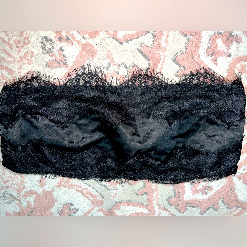 PRETTY LITTLE THING CROP TOP